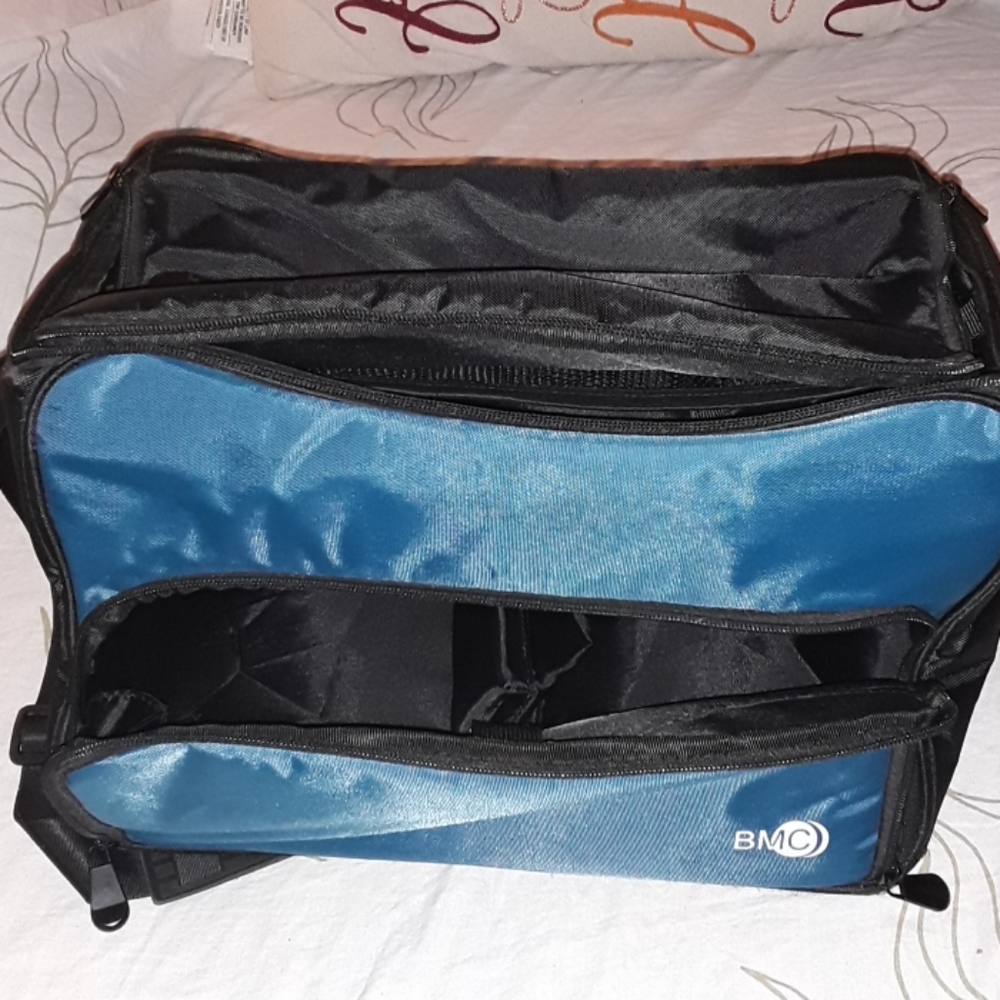 Compartmentalize cushion bag